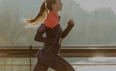 eine Reihe von Übungen zum Abnehmen im ganzen Körper